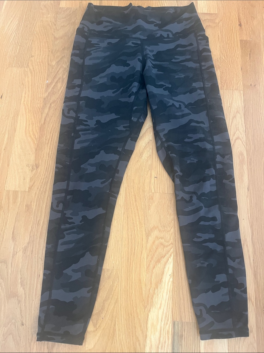 ❤️ 6 for 20 ❤️  Black/Grey Camo Performance Leggings sz m colorfulkoala